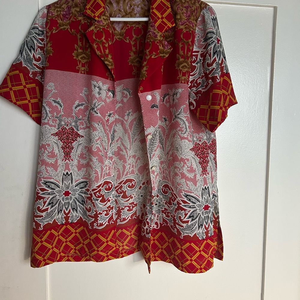 Red and White Patterned Short Sleeve Shirt